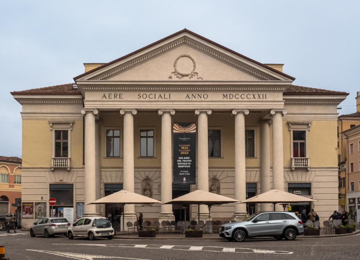 Maison Blanche: Appartamento Elegante Con Parcheggio Privato Mantova Exterior photo